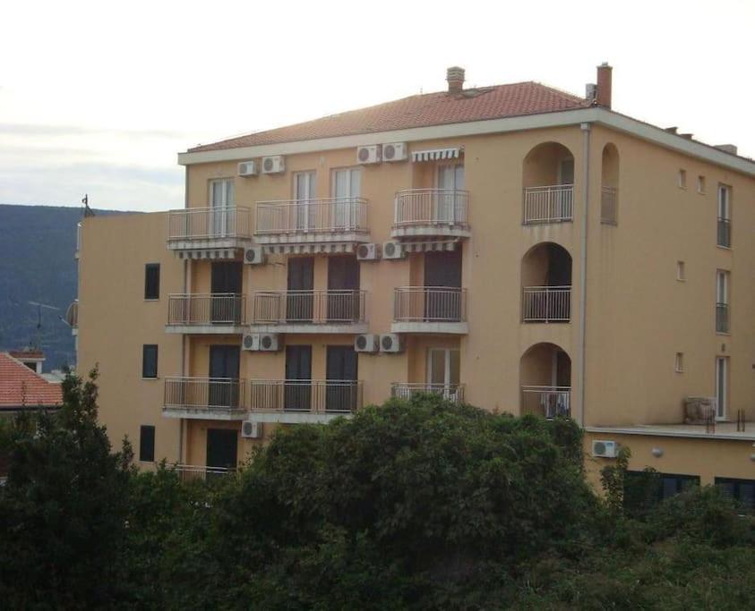 Apartments Lux Milano, Savina,Herceg-Novi Херцег Нови Екстериор снимка