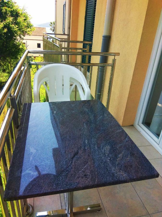 Apartments Lux Milano, Savina,Herceg-Novi Херцег Нови Екстериор снимка